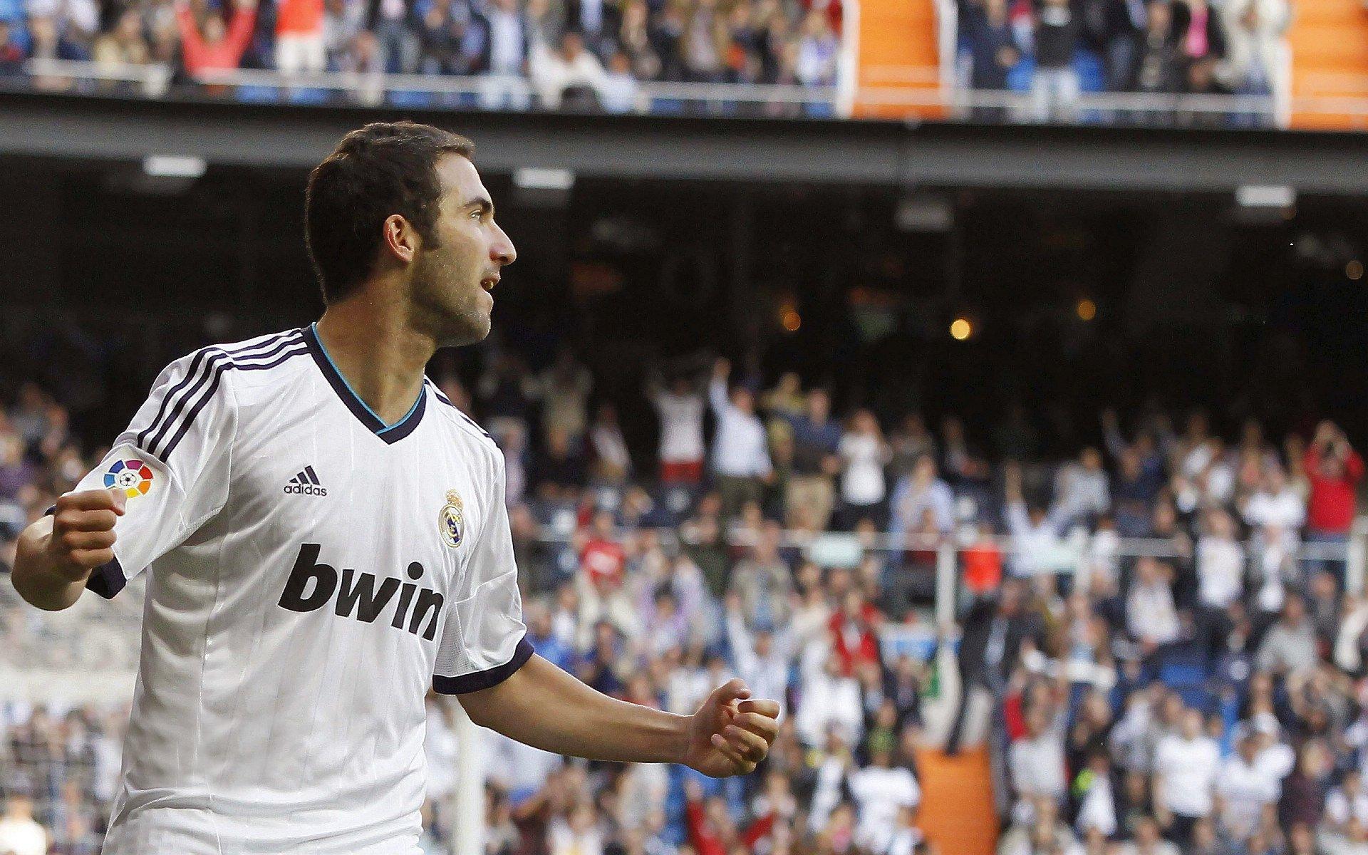 教练雷迪克强调团队纪律，三核心需以球队需求为先